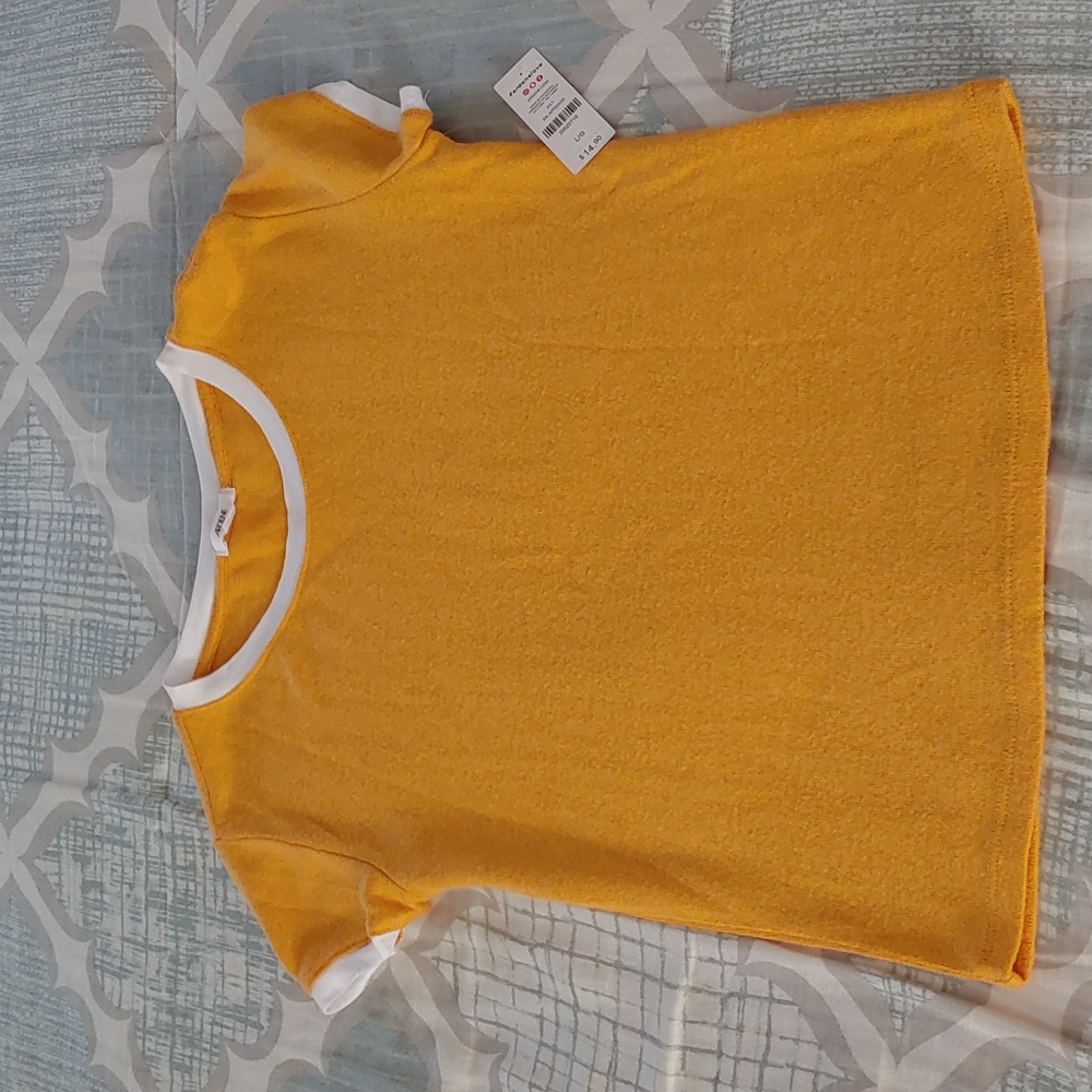 Girl's shirt